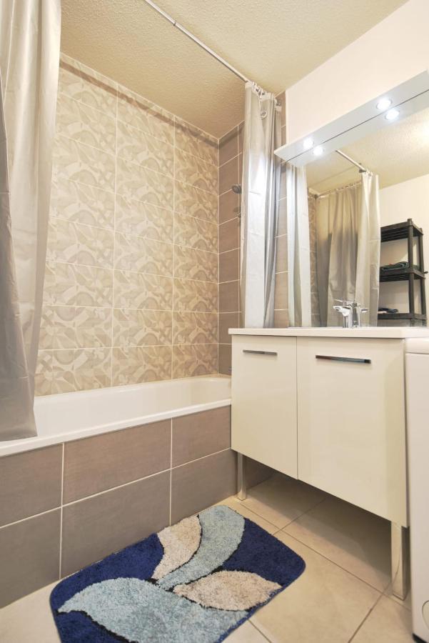 Beautiful Bright Apt With Terrace Apartment Lyon Bagian luar foto